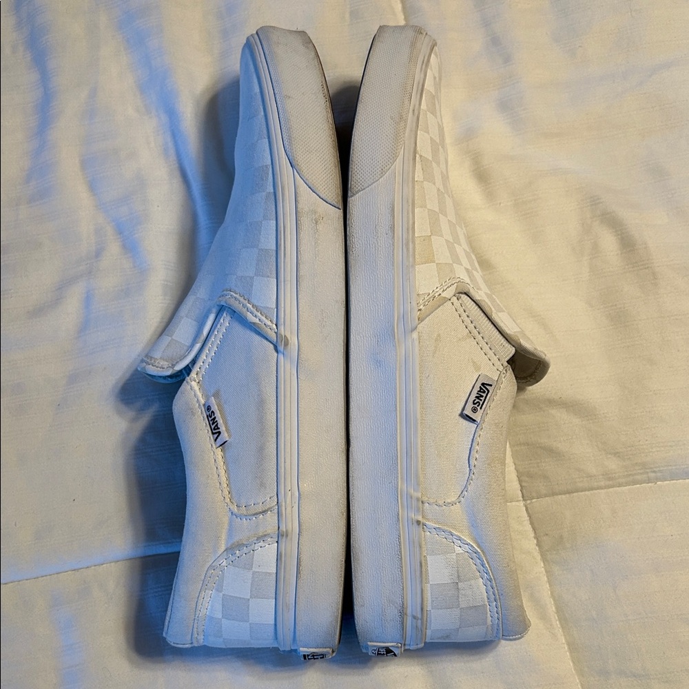 Vans Men's Gray Checkered Slip-On Shoes - Picture 7 of 7